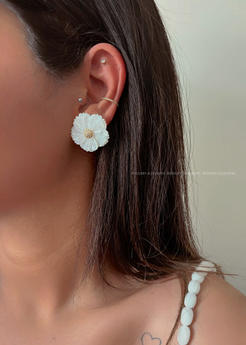 گوشواره گل بابونه