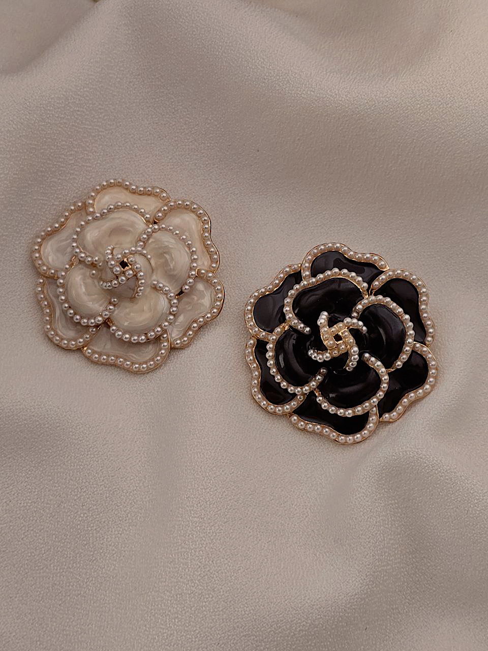 گلسینه‌ گل مرواریدی